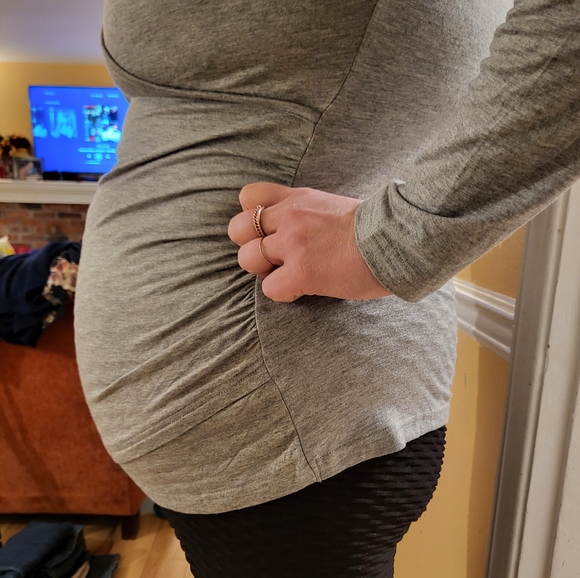 🏷= $1 MUST Bundle Long Sleeve Grey Stretch Shirt - Picture 5 of 8